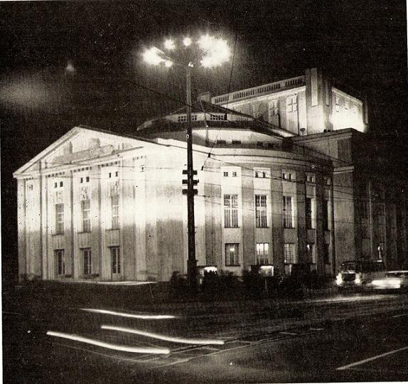 teatr6.JPG