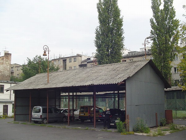 latarnia_dobra_14_16 Wiata oparta na latarniach typu pastorał.jpg