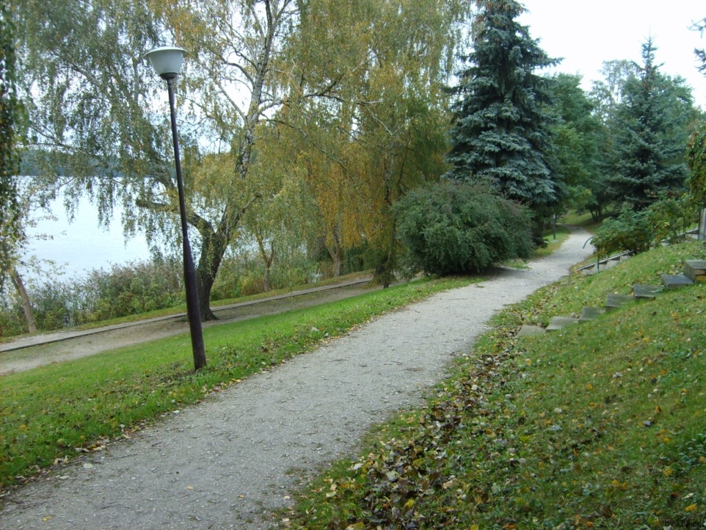 Wągrowiec, nad jeziorem Durowskim