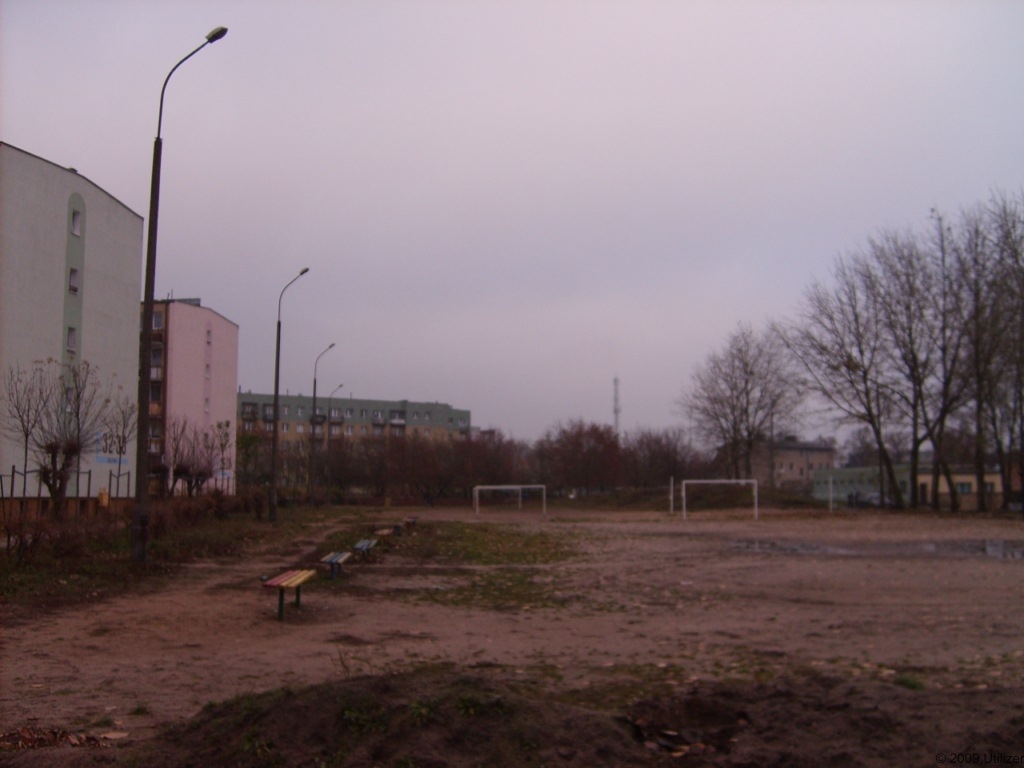Boisko osiedlowe (2)