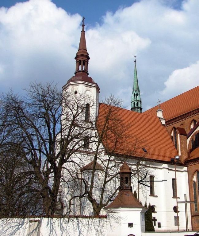 Białystok- Stary Kościół Farny (wiosna 2009).JPG