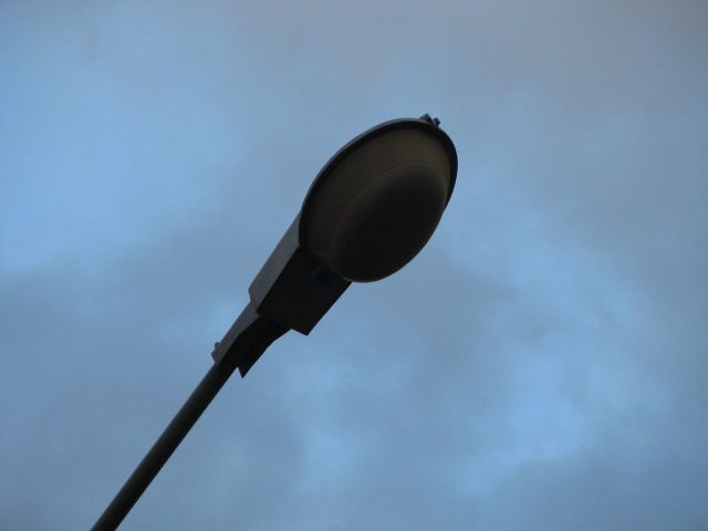 096