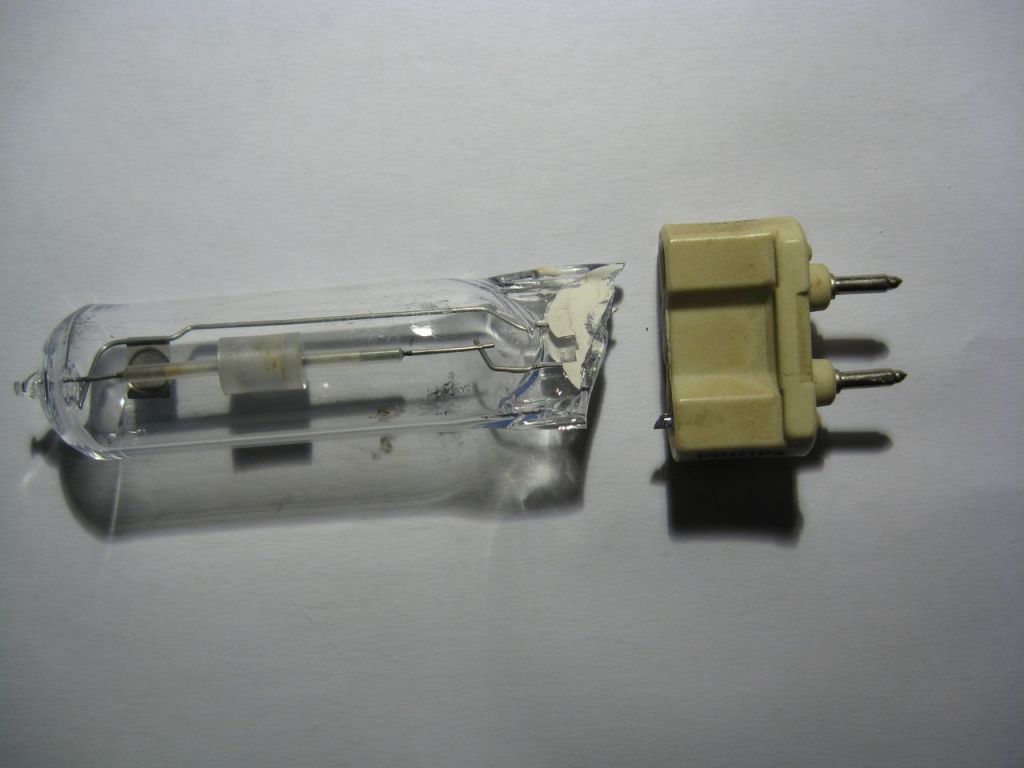 uszkodzony CDM-T 35W/830