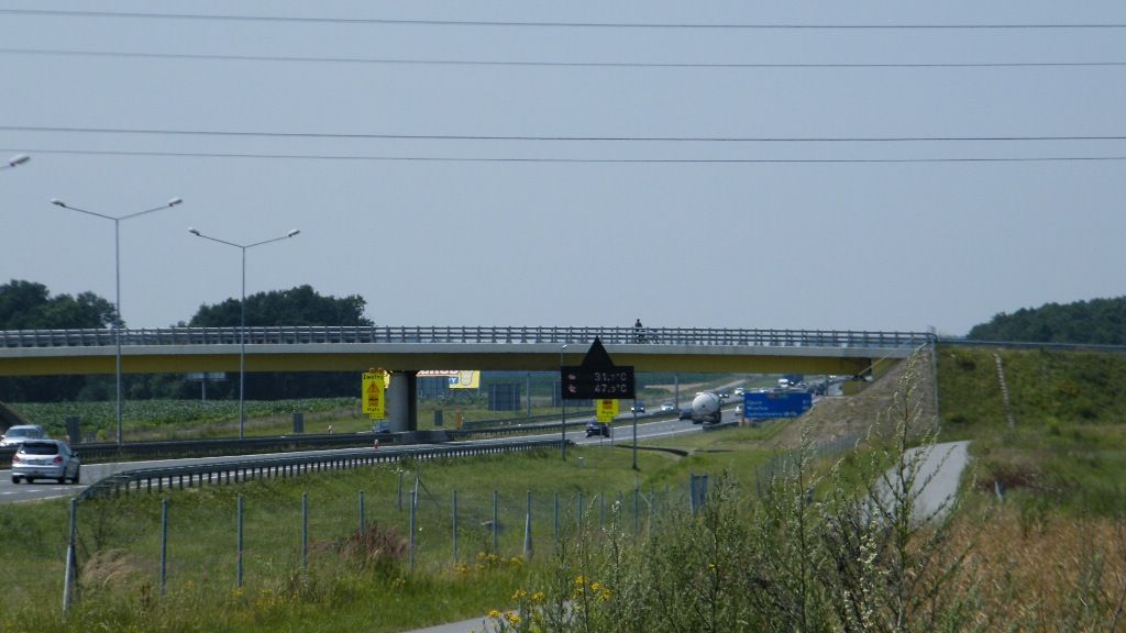 Temperatura na autostradzie - zdjęcia do tematu "Aktualna pogoda w waszym regionie oraz jej skutki"